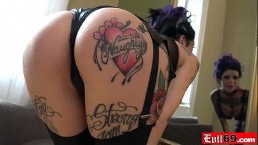 Inked up MILF bitch loves taking it hard in the ass